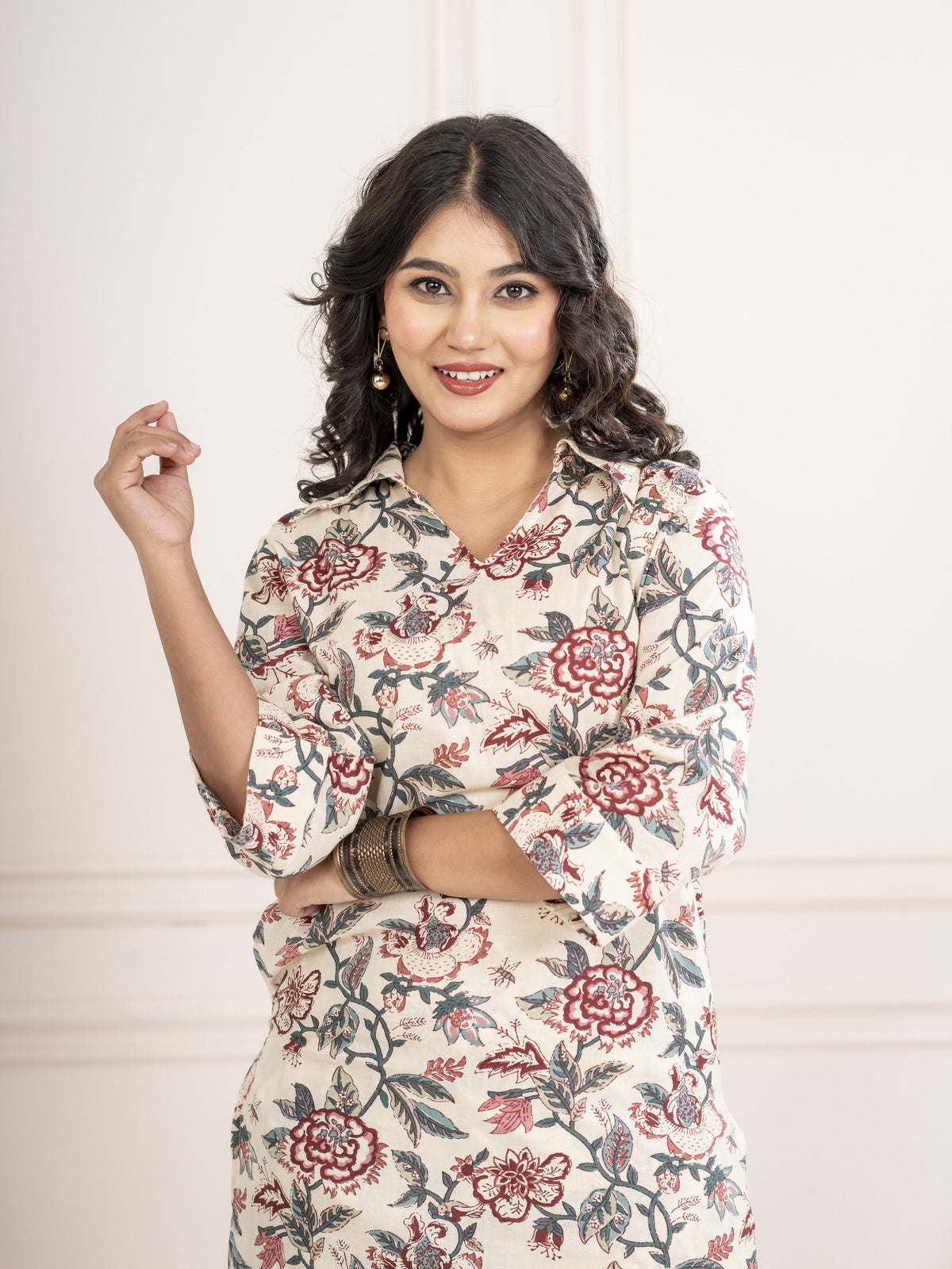 Gulnaaz Kurta Set - Photo 10